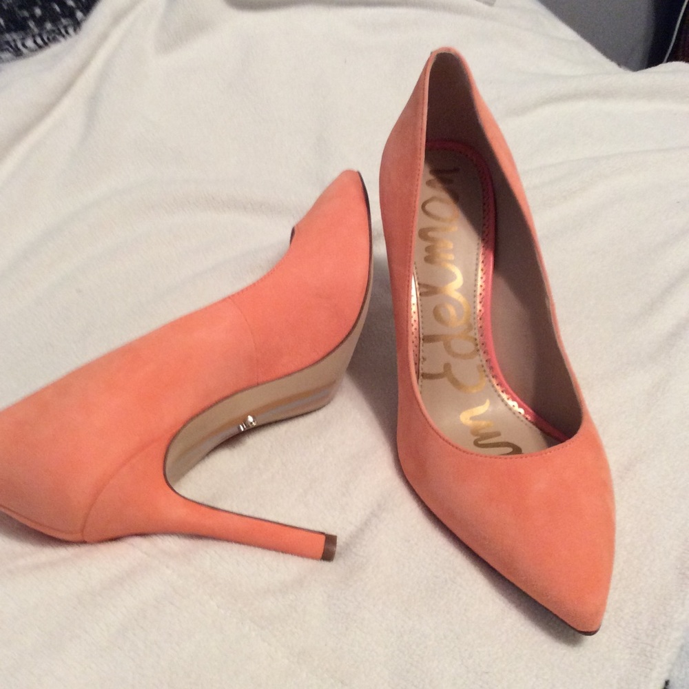 Sam Edelman Suede Cantaloupe colored 3 inch heels